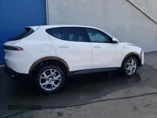 2024 Dodge Hornet R/T z VIN ZACPDFCW5R3A30891, wystawiony jako Copart lot #70174904 z przebiegiem 2 153 mil mil oraz Szkoda całkowita • Salvage title. Historia ofert i sprzedaży dostępna na DreamBid. Obrazek 3.