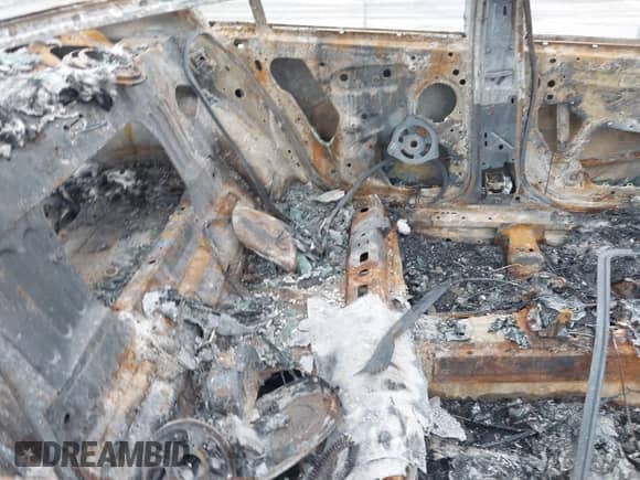 2014 Chevrolet SS z VIN 6G3F15RW4EL926728, wystawiony jako IAAI lot #41488571 z przebiegiem Nie podano mil oraz . Historia ofert i sprzedaży dostępna na DreamBid. Obrazek 8.