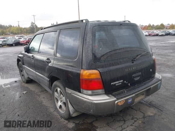 1998 Subaru Forester S with VIN JF1SF6551WH704772, listed as a IAAI auction lot 40625203 with Not provided miles and . Bid and sale history available at DreamBid. Image 3.