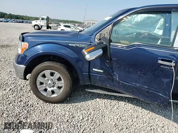 2011 Ford F-150 Lariat с VIN 1FTFW1CT2BFB69344, выставлен на аукционе Copart как лот 81311825 с пробегом 336 303 миль миль и Списание • Salvage title. История ставок и продаж доступна на DreamBid. Изображение 14.