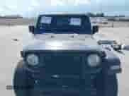 2021 Jeep Wrangler Unlimited Willys z VIN 1C4HJXDN6MW815224, wystawiony jako IAAI lot #42572625 z przebiegiem 42 000 mil mil oraz . Historia ofert i sprzedaży dostępna na DreamBid. Obrazek 13.