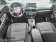 2020 Hyundai Kona SE с VIN KM8K12AA5LU474611, выставлен на аукционе Copart как лот 85945895 с пробегом 112 708 миль миль и На запчасти • Non repairable. История ставок и продаж доступна на DreamBid. Изображение 8.