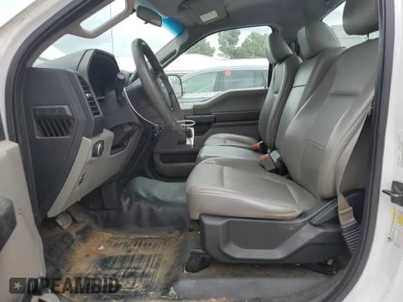 2016 Ford F-150 XL с VIN 1FTMF1C89GKE94560, выставлен на аукционе Copart как лот 66953735 с пробегом 134 695 миль миль и Чистый • Clean title. История ставок и продаж доступна на DreamBid. Изображение 7.