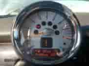2010 MINI Hardtop S с VIN WMWMF7C52ATX41957, выставлен на аукционе Copart как лот 84436445 с пробегом 131 486 миль миль и Чистый • Clean title. История ставок и продаж доступна на DreamBid. Изображение 9.