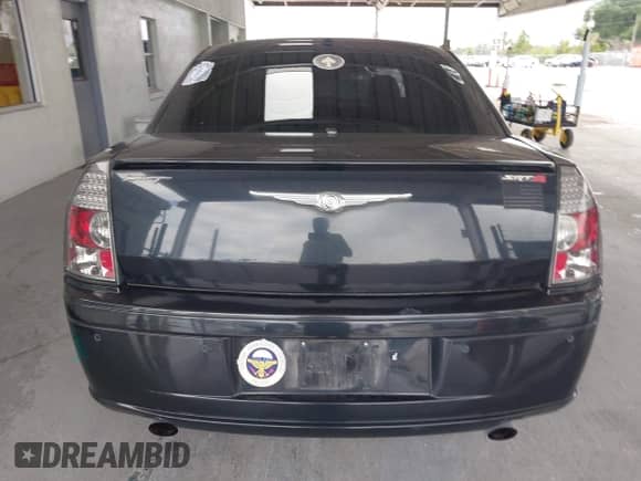 2006 Chrysler 300 C SRT-8 с VIN 2C3LA73W96H534951, выставлен на аукционе IAAI как лот 43338254 с пробегом 93 972 миль миль и . История ставок и продаж доступна на DreamBid. Изображение 16.