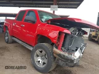 2010 Chevrolet Silverado 1500 LT z VIN 3GCRKSEA7AG264022, wystawiony jako IAAI lot #43411372 z przebiegiem Nie podano mil oraz . Historia ofert i sprzedaży dostępna na DreamBid. Obrazek 1.