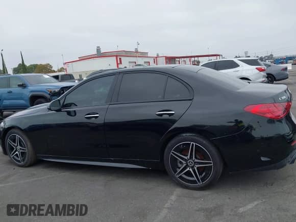 2024 Mercedes-Benz C 300 с VIN W1KAF4HB2RR190933, выставлен на аукционе IAAI как лот 43398611 с пробегом 2 745 миль миль и . История ставок и продаж доступна на DreamBid. Изображение 14.