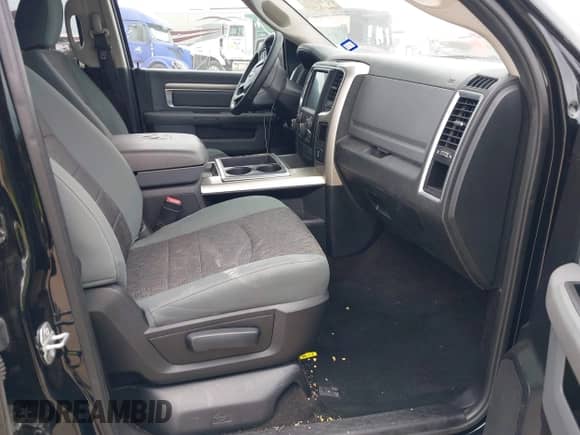 2015 Ram 1500 Outdoorsman с VIN 1C6RR6LT0FS583213, выставлен на аукционе IAAI как лот 42822778 с пробегом 150 006 миль миль и . История ставок и продаж доступна на DreamBid. Изображение 5.