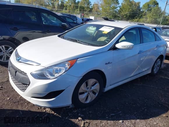 2013 Hyundai Sonata z VIN KMHEC4A42DA066356, wystawiony jako IAAI lot #43437083 z przebiegiem 203 953 mil mil oraz . Historia ofert i sprzedaży dostępna na DreamBid. Obrazek 2.
