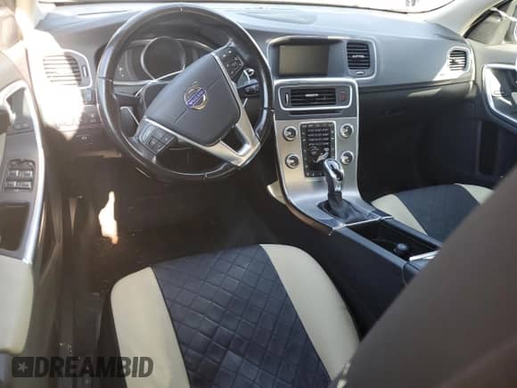 2017 Volvo S60 Inscription с VIN LYV402TK8HB141665, выставлен на аукционе Copart как лот 64806615 с пробегом Не указан миль и Списание • Salvage title. История ставок и продаж доступна на DreamBid. Изображение 8.