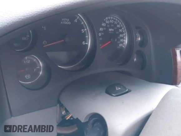 2007 Chevrolet Suburban LTZ z VIN 3GNFC16087G164902, wystawiony jako IAAI lot #40918783 z przebiegiem Nie podano mil oraz . Historia ofert i sprzedaży dostępna na DreamBid. Obrazek 7.