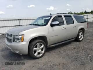 2008 Chevrolet Suburban LTZ with VIN 1GNFC16028R162421, listed as a Copart auction lot 60907025 with 267,038 mi miles and Salvage title. Bid and sale history available at DreamBid. Image 1.
