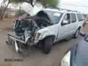 2009 Chevrolet Suburban 1LT z VIN 1GNFC260X9J108211, wystawiony jako IAAI lot #42237663 z przebiegiem Nie podano mil oraz . Historia ofert i sprzedaży dostępna na DreamBid. Obrazek 2.