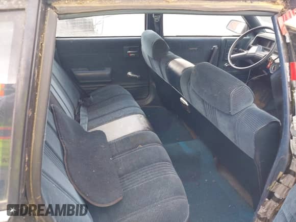 1987 Chevrolet Celebrity с VIN 1G1AW51W9H6195195, выставлен на аукционе IAAI как лот 42040092 с пробегом 117 321 миль миль и . История ставок и продаж доступна на DreamBid. Изображение 8.