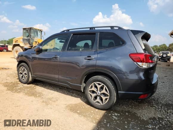 2024 Subaru Forester Premium z VIN JF2SKADC6RH508941, wystawiony jako Copart lot #81449135 z przebiegiem 32 591 mil mil oraz Szkoda całkowita • Salvage title. Historia ofert i sprzedaży dostępna na DreamBid. Obrazek 2.