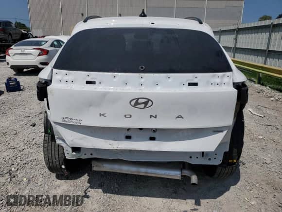 2024 Hyundai Kona SEL с VIN KM8HBCAB0RU123300, выставлен на аукционе Copart как лот 67576244 с пробегом 14 009 миль миль и Списание • Salvage title. История ставок и продаж доступна на DreamBid. Изображение 6.