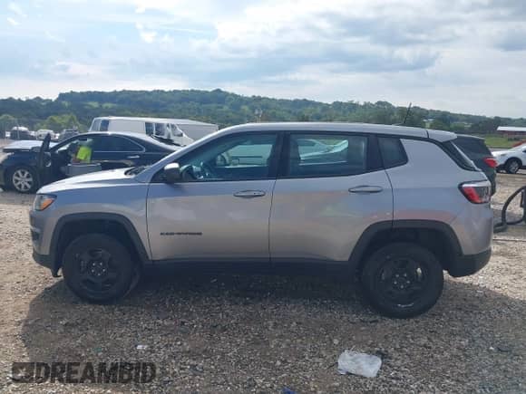 2020 Jeep Compass Sport z VIN 3C4NJDAB4LT256661, wystawiony jako IAAI lot #43300392 z przebiegiem 80 177 mil mil oraz . Historia ofert i sprzedaży dostępna na DreamBid. Obrazek 14.