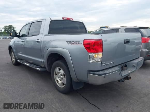 2010 Toyota Tundra Limited z VIN 5TFFY5F16AX095009, wystawiony jako IAAI lot #42587462 z przebiegiem 282 785 mil mil oraz . Historia ofert i sprzedaży dostępna na DreamBid. Obrazek 3.