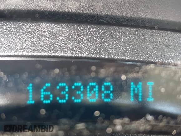 2006 Chevrolet Silverado 1500 LT3 z VIN 2GCEK13TX61175610, wystawiony jako IAAI lot #43384098 z przebiegiem 163 308 mil mil oraz . Historia ofert i sprzedaży dostępna na DreamBid. Obrazek 16.