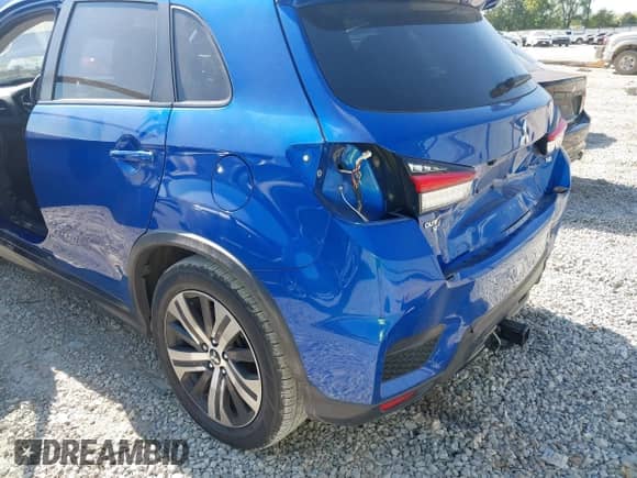 2021 Mitsubishi Outlander ES z VIN JA4ARUAU0MU033088, wystawiony jako IAAI lot #43329303 z przebiegiem 24 626 mil mil oraz . Historia ofert i sprzedaży dostępna na DreamBid. Obrazek 19.