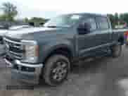 2025 Ford F-250 XL z VIN 1FT7W2BT6SEC33936, wystawiony jako IAAI lot #42483323 z przebiegiem 14 277 mil mil oraz . Historia ofert i sprzedaży dostępna na DreamBid. Obrazek 2.