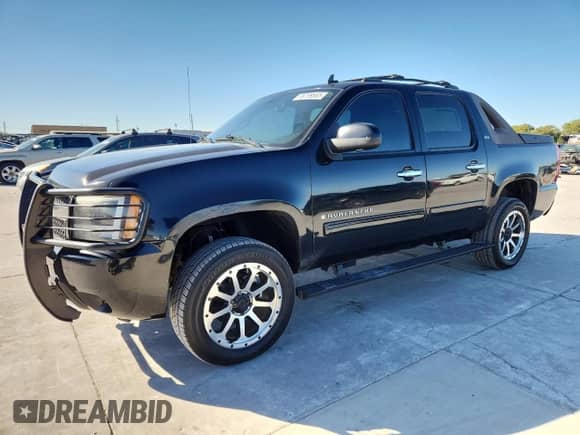 2008 Chevrolet Avalanche LTZ с VIN 3GNFK12318G202457, выставлен на аукционе Copart как лот 89799665 с пробегом 214 918 миль миль и Чистый • Clean title. История ставок и продаж доступна на DreamBid. Изображение 1.