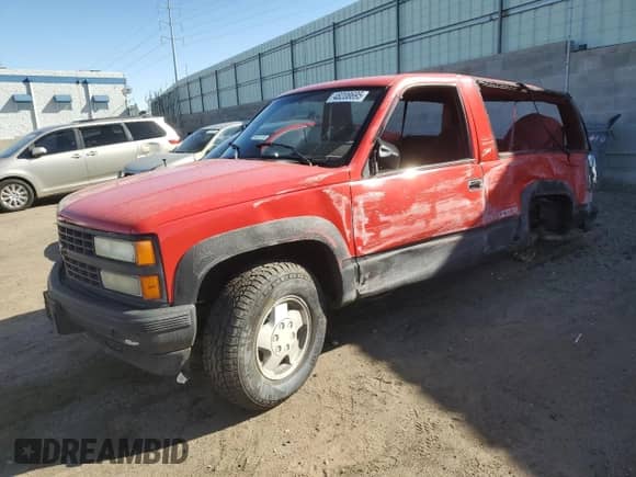 1992 Chevrolet Blazer z VIN 1GNEK18KXNJ305638, wystawiony jako Copart lot #48208695 z przebiegiem 180 603 mil mil oraz Szkoda całkowita • Salvage title. Historia ofert i sprzedaży dostępna na DreamBid. Obrazek 1.