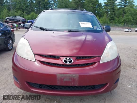 2008 Toyota Sienna LE with VIN 5TDBK23C28S013992, listed as a IAAI auction lot 42591757 with 125,641 mi miles and . Bid and sale history available at DreamBid. Image 12.