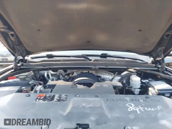 2015 Chevrolet Suburban LTZ z VIN 1GNSKKKC5FR155127, wystawiony jako IAAI lot #42868596 z przebiegiem Nie podano mil oraz . Historia ofert i sprzedaży dostępna na DreamBid. Obrazek 10.