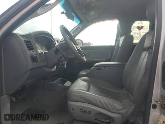 2007 Dodge Dakota SLT с VIN 1D7HW42P67S103740, выставлен на аукционе Copart как лот 42801165 с пробегом 239 043 миль миль и Списание • Salvage title. История ставок и продаж доступна на DreamBid. Изображение 7.