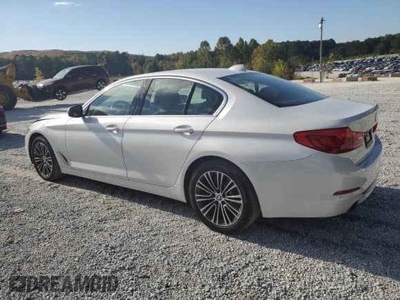 2019 BMW 5 Series 530i with VIN WBAJA5C53KBX87696, listed as a Copart auction lot 86137055 with 121,899 mi miles and Clean title. Bid and sale history available at DreamBid. Image 2.