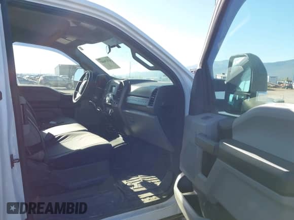 2019 Ford F-250 XL z VIN 1FT7X2B62KEF31410, wystawiony jako IAAI lot #43374683 z przebiegiem 107 517 mil mil oraz . Historia ofert i sprzedaży dostępna na DreamBid. Obrazek 5.