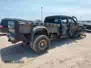 2003 Chevrolet Silverado 3500 LT z VIN 1GCJK33103F128132, wystawiony jako Copart lot #68076515 z przebiegiem 223 783 mil mil oraz Szkoda całkowita • Salvage title. Historia ofert i sprzedaży dostępna na DreamBid. Obrazek 3.