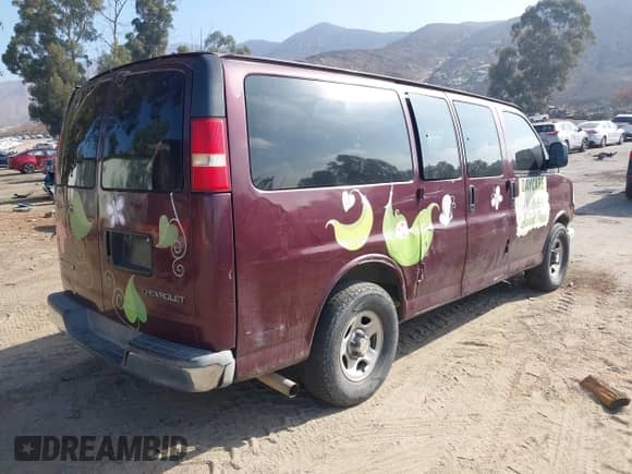 2005 Chevrolet Express Passenger с VIN 1GNFG15T051145577, выставлен на аукционе IAAI как лот 43379852 с пробегом 220 437 миль миль и . История ставок и продаж доступна на DreamBid. Изображение 4.
