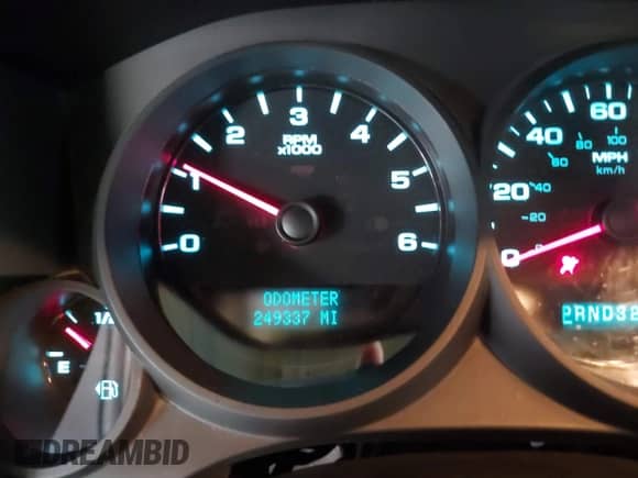 2013 Chevrolet Silverado 1500 LS z VIN 3GCPCREA6DG172384, wystawiony jako IAAI lot #41864124 z przebiegiem 249 337 mil mil oraz . Historia ofert i sprzedaży dostępna na DreamBid. Obrazek 15.