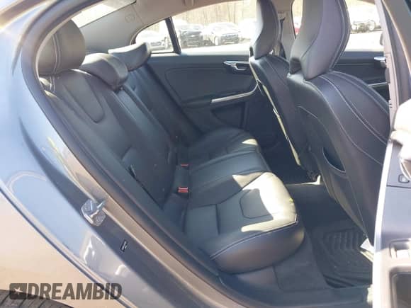 2018 Volvo S60 Dynamic с VIN YV140MTL6J2459953, выставлен на аукционе IAAI как лот 42048650 с пробегом 63 631 миль миль и . История ставок и продаж доступна на DreamBid. Изображение 8.