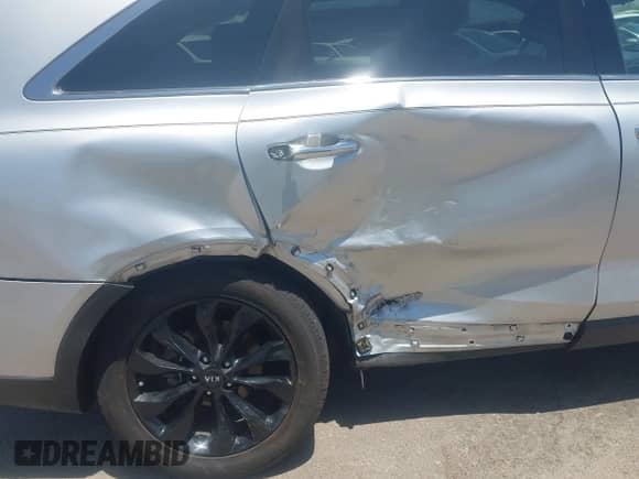 2019 Kia Sorento LX с VIN 5XYPG4A58KG597729, выставлен на аукционе IAAI как лот 42370067 с пробегом 45 301 миль миль и . История ставок и продаж доступна на DreamBid. Изображение 6.