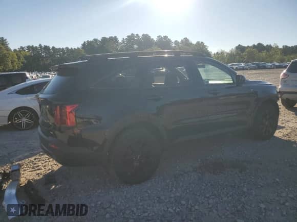 2023 Kia Sorento X-Line S with VIN 5XYRLDLC5PG205703, listed as a Copart auction lot 70218405 with 62,724 mi miles and Salvage title. Bid and sale history available at DreamBid. Image 3.