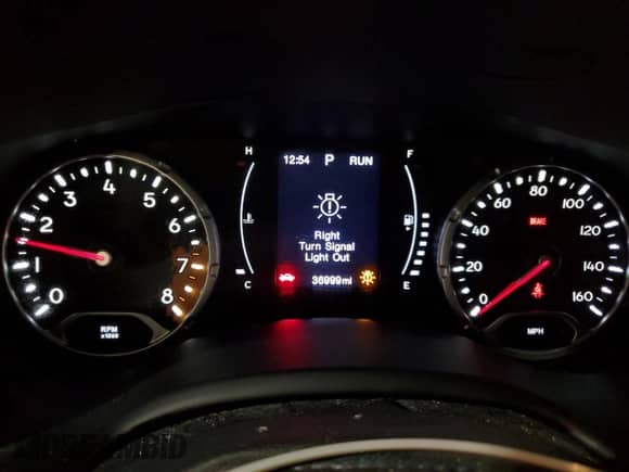 2017 Jeep Renegade Latitude with VIN ZACCJBBBXHPF40014, listed as a Copart auction lot 87248335 with 36,999 mi miles and Salvage title. Bid and sale history available at DreamBid. Image 9.