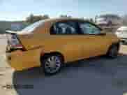 2008 Chevrolet Aveo LS z VIN KL1TD566X8B071529, wystawiony jako Copart lot #77782714 z przebiegiem 95 619 mil mil oraz Szkoda całkowita • Salvage title. Historia ofert i sprzedaży dostępna na DreamBid. Obrazek 3.