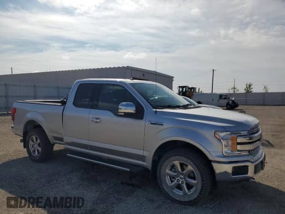 2018 Ford F-150 Lariat z VIN 1FTFX1EGXJFB40976, wystawiony jako Copart lot #83829255 z przebiegiem 50 093 mil mil oraz Szkoda całkowita • Salvage title. Historia ofert i sprzedaży dostępna na DreamBid. Obrazek 4.