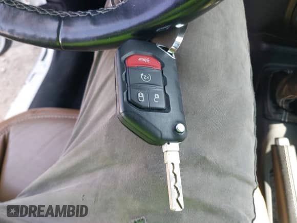 2021 Jeep Wrangler Unlimited Sahara с VIN 1C4JJXP6XMW840844, выставлен на аукционе IAAI как лот 42152271 с пробегом 68 209 миль миль и . История ставок и продаж доступна на DreamBid. Изображение 11.