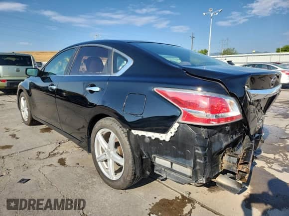 2015 Nissan Altima SV z VIN 1N4AL3AP8FC123311, wystawiony jako Copart lot #70855825 z przebiegiem 147 284 mil mil oraz Szkoda całkowita • Salvage title. Historia ofert i sprzedaży dostępna na DreamBid. Obrazek 2.