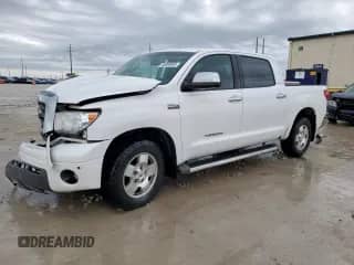 2007 Toyota Tundra Limited z VIN 5TFDV58127X026940, wystawiony jako Copart lot #50898965 z przebiegiem 439 578 mil mil oraz Szkoda całkowita • Salvage title. Historia ofert i sprzedaży dostępna na DreamBid. Obrazek 1.