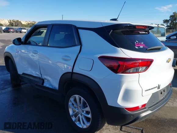 2024 Chevrolet TrailBlazer LS with VIN KL79MMS25RB106752, listed as a IAAI auction lot 41353976 with 9,817 mi miles and . Bid and sale history available at DreamBid. Image 3.