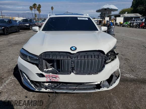 2021 BMW 7 Series 740i z VIN WBA7T2C08MCE56488, wystawiony jako Copart lot #84282705 z przebiegiem 43 186 mil mil oraz Szkoda całkowita • Salvage title. Historia ofert i sprzedaży dostępna na DreamBid. Obrazek 5.
