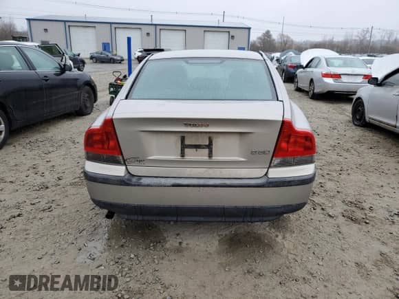 2001 Volvo S60 с VIN YV1RS61R112068583, выставлен на аукционе Copart как лот 81700044 с пробегом Не указан миль и Чистый • Clean title. История ставок и продаж доступна на DreamBid. Изображение 6.