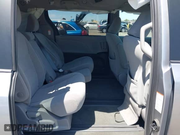 2018 Toyota Sienna LE Auto Access Seat with VIN 5TDKZ3DC3JS908591, listed as a IAAI auction lot 42820838 with 36,738 mi miles and . Bid and sale history available at DreamBid. Image 8.