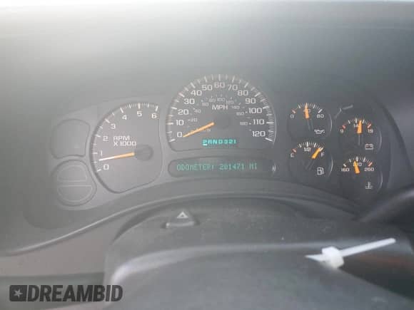 2005 Chevrolet Suburban LS with VIN 3GNFK16Z75G127872, listed as a Copart auction lot 77887864 with 201,471 mi miles and Salvage title. Bid and sale history available at DreamBid. Image 9.