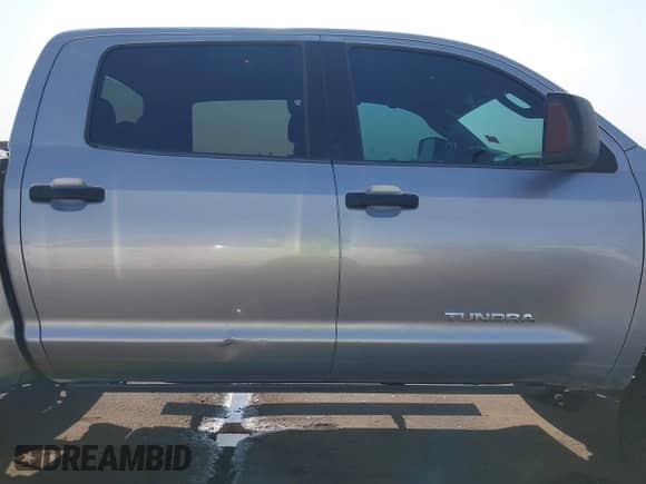 2008 Toyota Tundra с VIN 5TFDV541X8X049132, выставлен на аукционе IAAI как лот 42721204 с пробегом 138 265 миль миль и . История ставок и продаж доступна на DreamBid. Изображение 13.